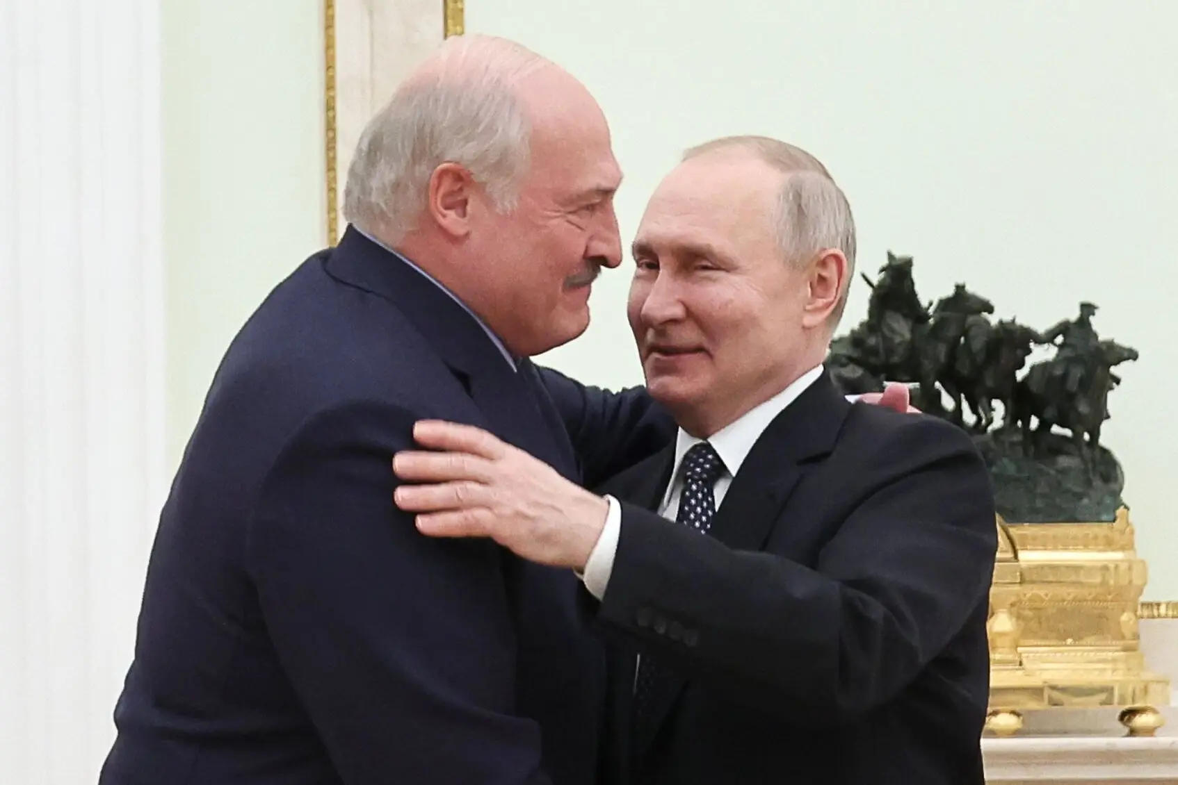 Лукашенко заявив, що продовжить приймати українських дітей у Білорусі
